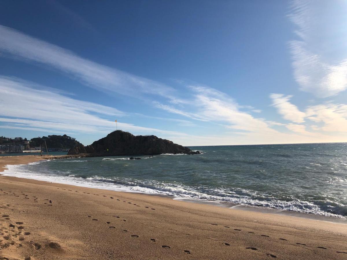 Beta'S Place - Apartamento Primera Linea De Playa บลาเนส ภายนอก รูปภาพ